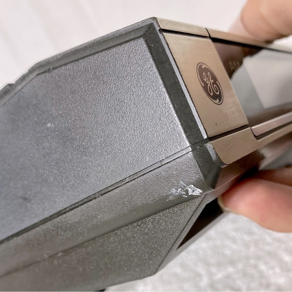 Vintage General Electric AM/FM Digital Alarm Clock Radio 7-4634 - Picture 9 of 15